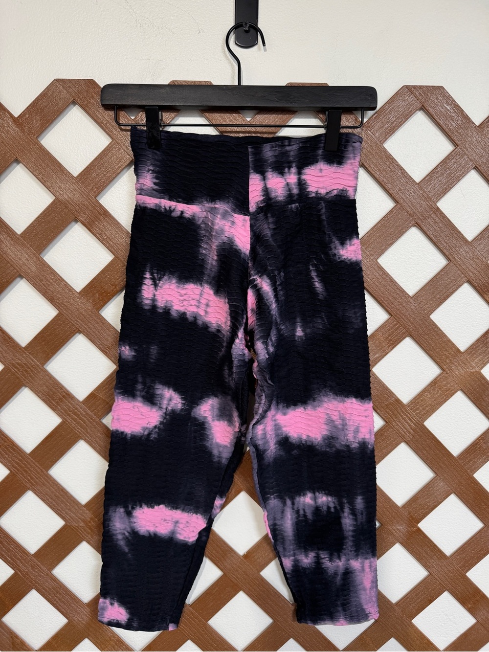 WAP20 "Booty by Brabants" Black Pink Tie Dye Textured Yoga Leggings Pants